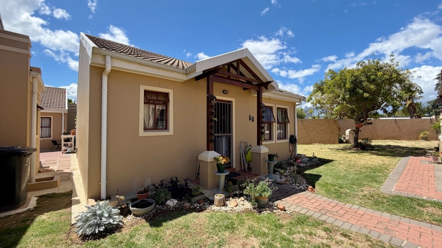 2 Bedroom Property for Sale in Twin Palms Western Cape